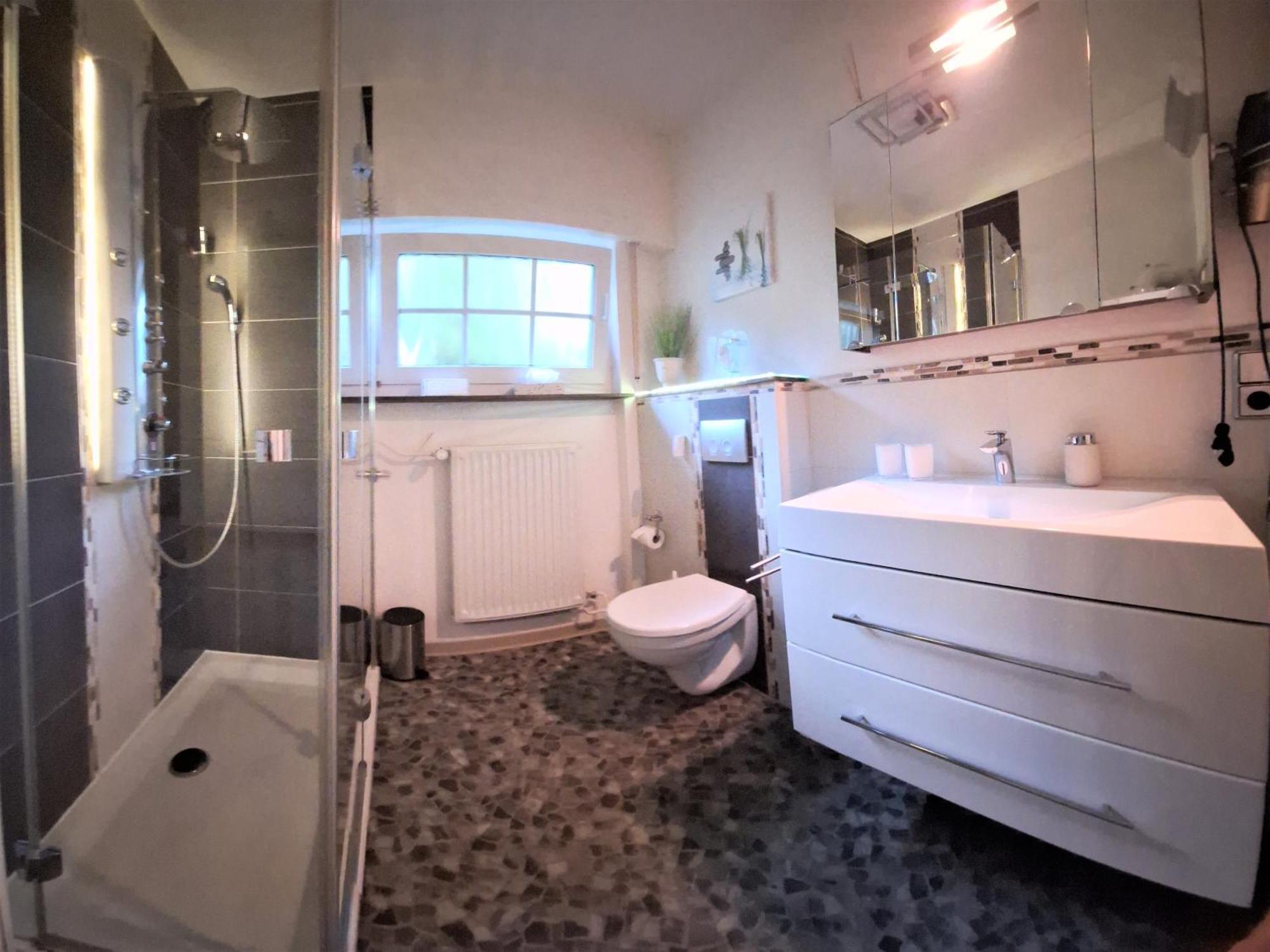 Seeblick-Ferienwohnung Im "Ferienhaus Agger-Blick" Mit Traumhafter Sonnen-Terrasse, Sauna, E-Kamin & Kajak Gummersbach Exteriér fotografie